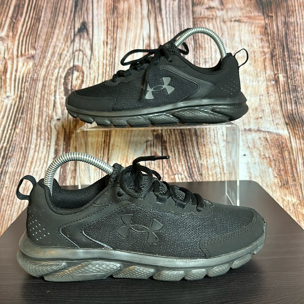 Under Armour Charged Assert Sneakers Womens Sz 7.5